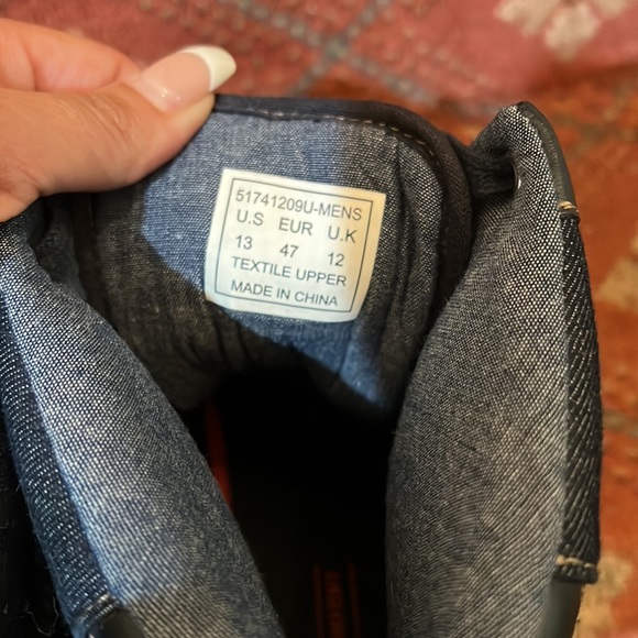 Size 13 men’s denim Levi high top sneakers - Picture 6 of 6